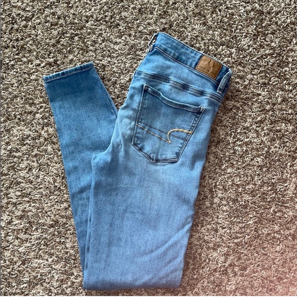 American Eagle Light Wash Hi-Rise Jeggings
